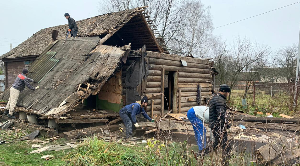 Снос и демонтаж старого дома и дачи в Власихе с вывоз мусора и уборкой